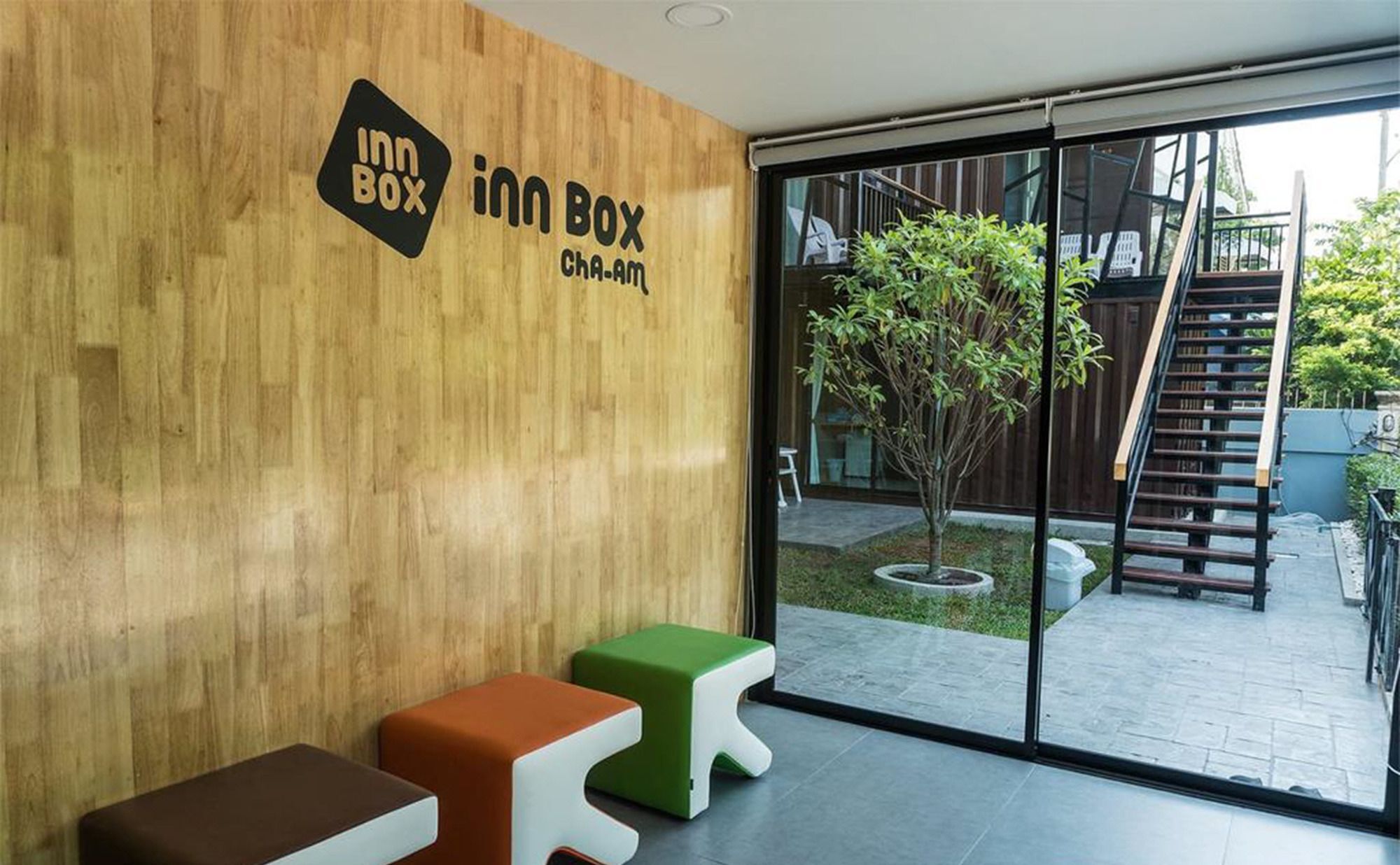 Inn Box Ча Ам Екстериор снимка